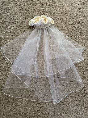 Vintage Ivory Floral Tulle Veil Hairpiece